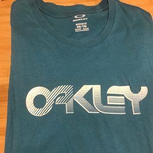 Men’s Oakley T-shirt